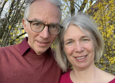 Paar der Marriage Encounter Gemeinschaft (ME), das sich für das Gelingen der Kurse einsetzen