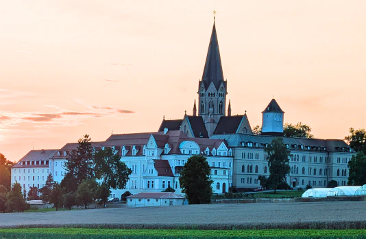 Erzabtei St. Ottilien mit Gästehaus als Ort für den Kurs Paarkommunikation
